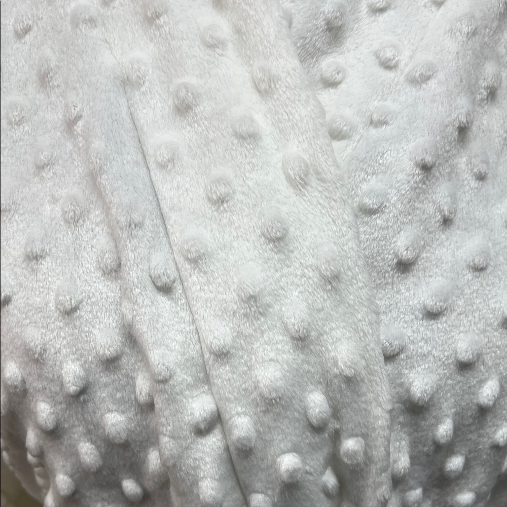 White Textured Robe with Belt - Picture 2 of 8